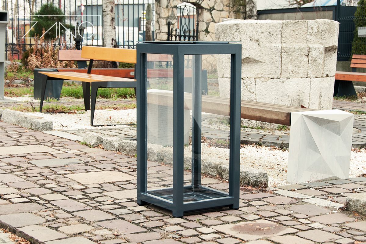 transparent bin made of plexiglass and carbo steel