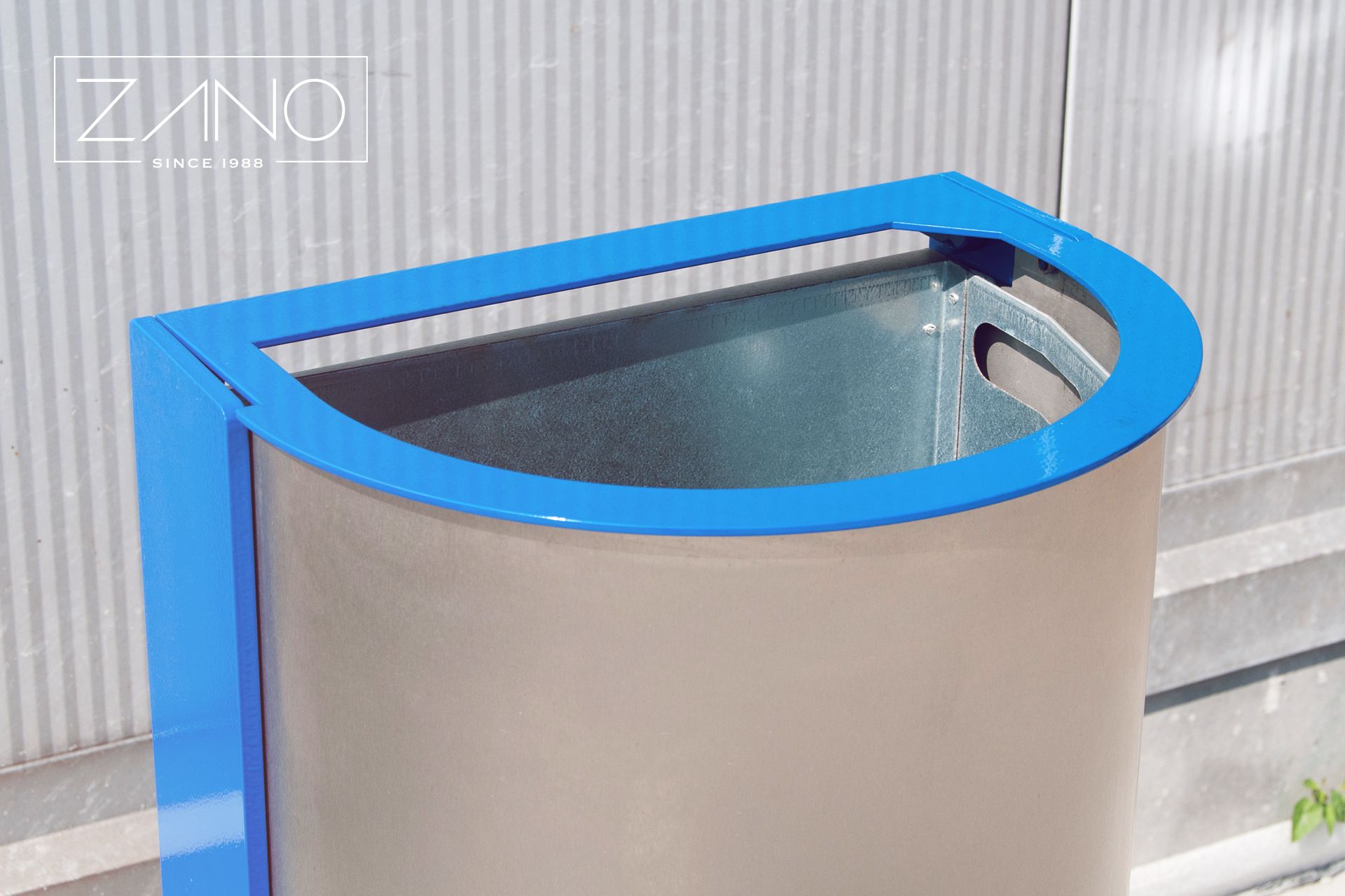 Outdoor litter bin without top cover