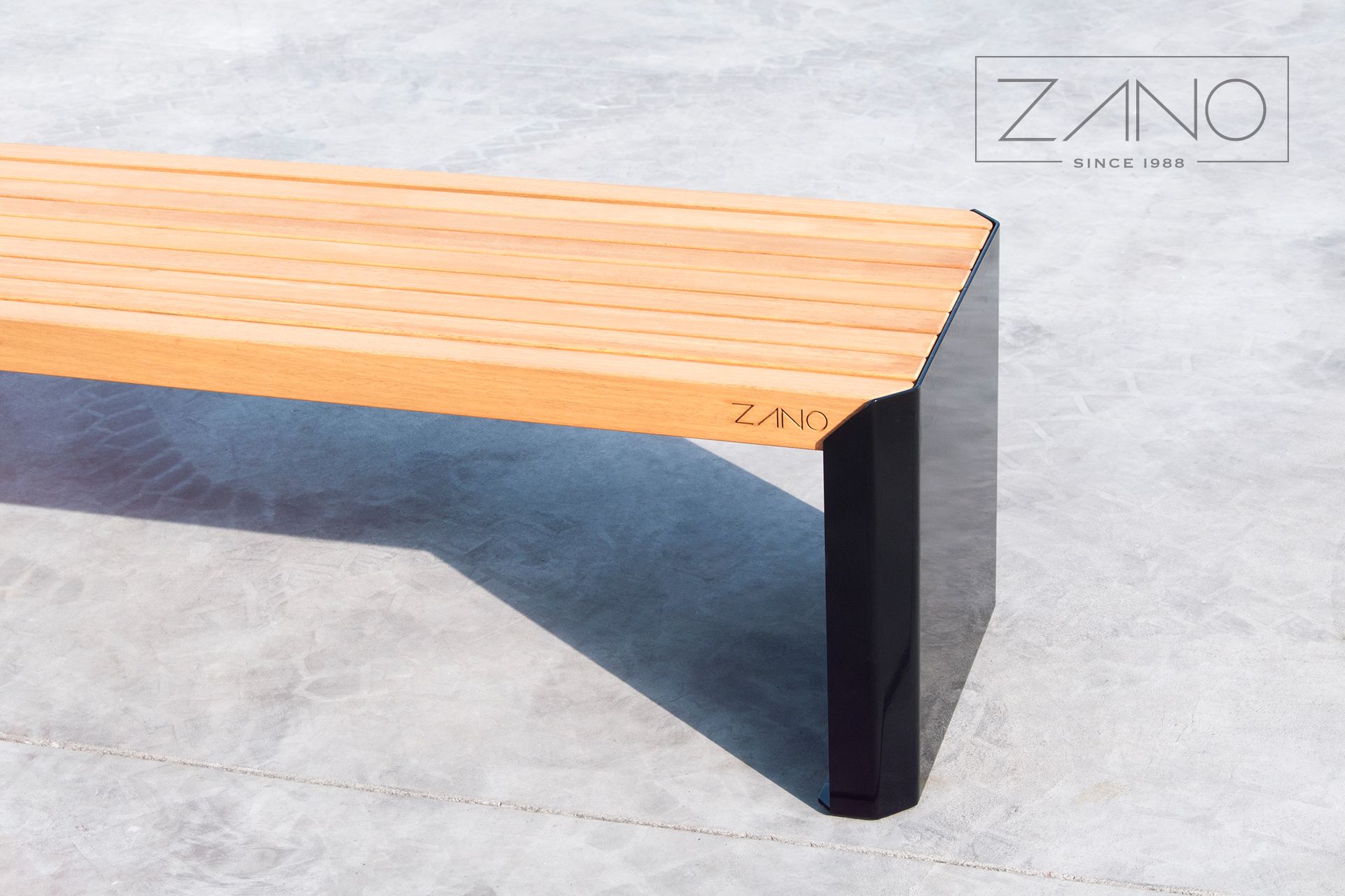 Stilo 02.448 - urban steel bench painted in 9005 RAL colour